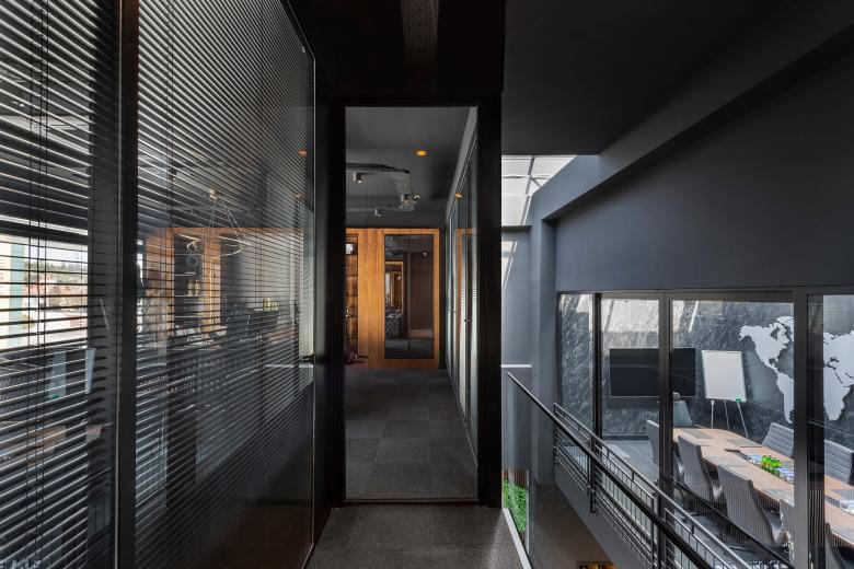 office project 5691 Enbati Real Estate Office Design Offices